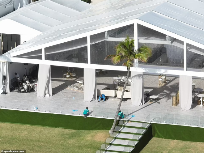 Siêu đám cưới 91 tỷ Brooklyn Beckham và ái nữ tài phiệt: Cô dâu chú rể hôn hẹn ước, vợ chồng Beckham lên đồ đỉnh cao, nhẫn cưới khủng gây sốc-9