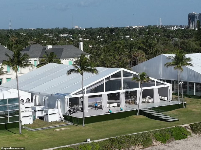 Siêu đám cưới 91 tỷ Brooklyn Beckham và ái nữ tài phiệt: Cô dâu chú rể hôn hẹn ước, vợ chồng Beckham lên đồ đỉnh cao, nhẫn cưới khủng gây sốc-10