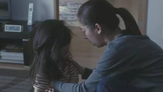 Những đứa trẻ sống trong gia đình có bố mẹ hay cáu gắt không thể thoát khỏi 4 tính cách này, tương lai sẽ trở nên tăm tối-1