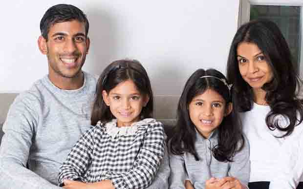 Chân dung vợ Bộ trưởng Tài chính Anh đang khiến MXH bùng nổ: Giàu hơn cả Nữ hoàng nhưng có hành vi không thể chấp nhận được-3