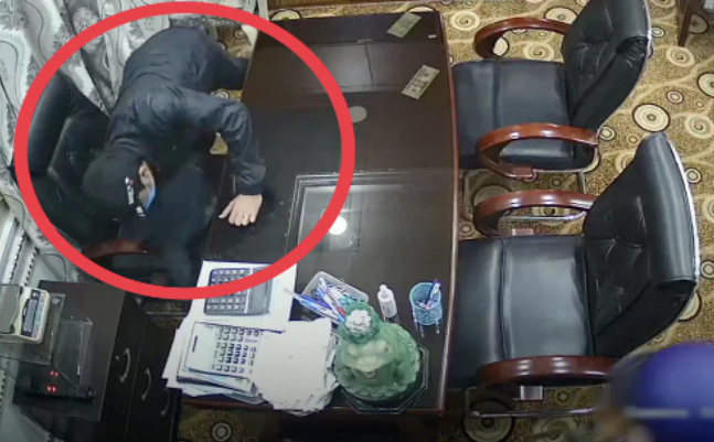 Vụ nữ giúp việc 72 tuổi dẫn đồng bọn vào biệt thự cướp 2 tỷ đồng: Đối mặt khung hình phạt cao nhất là tù chung thân-4