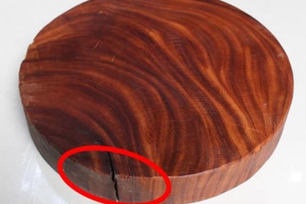 Mẹo bảo quản thớt gỗ được lâu, không bị nứt mà ít người biết-1