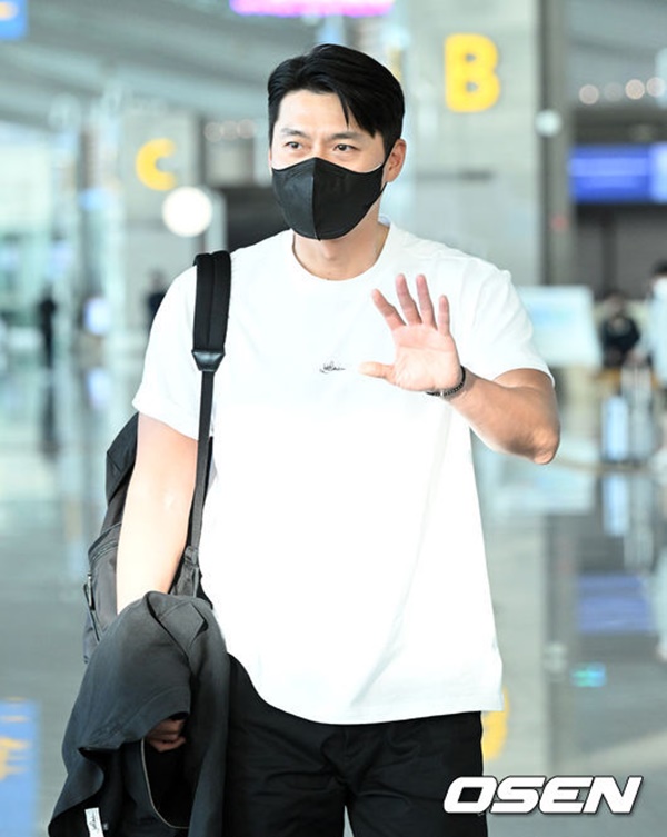 HOT: Hyun Bin - Son Ye Jin xuất hiện bên nhau lần đầu tại sân bay-1