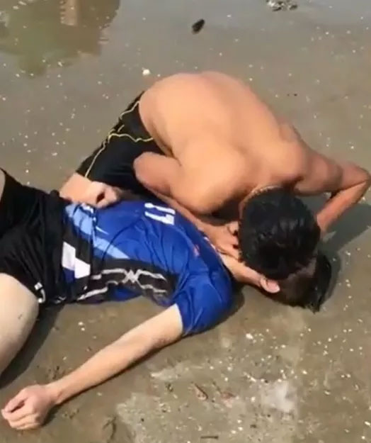 Cảnh sát cứu sống 4 người đuối nước được thăng vượt cấp từ trung úy lên đại úy-2