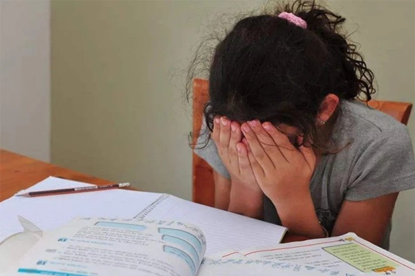 Con dại cái mang: Nữ sinh 16 tuổi tiêu sạch 1,9 tỷ trong 2 ngày, cha mẹ bắt ở nhà trả nợ với lý do trời ơi đất hỡi-3