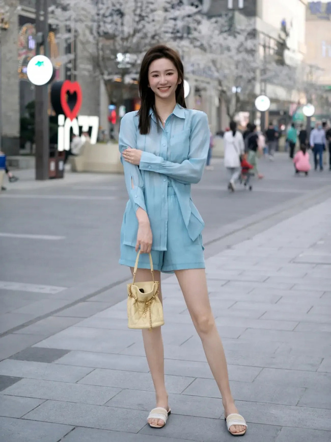 Street style Châu Á: Loạt quý cô diện đồ đơn giản nhưng nhìn vẫn đẹp không rời mắt-11