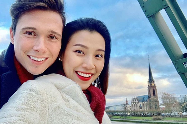 Loạt dấu hiệu rạn nứt của MC Hoàng Oanh và chồng Tây: Liên tục ẩn ý về duyên phận, giọt nước tràn ly-7