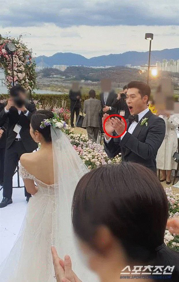 Vừa kết hôn, Hyun Bin và Son Ye Jin đã bị soi không đeo nhẫn cưới ở sân bay, chuyện gì đây?-3