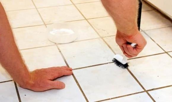 Gạch nhà tắm rất nhanh bị ố vàng và đây là cách tẩy vết ố vàng đó nhanh chóng, tiết kiệm, sạch sẽ như khách sạn-1
