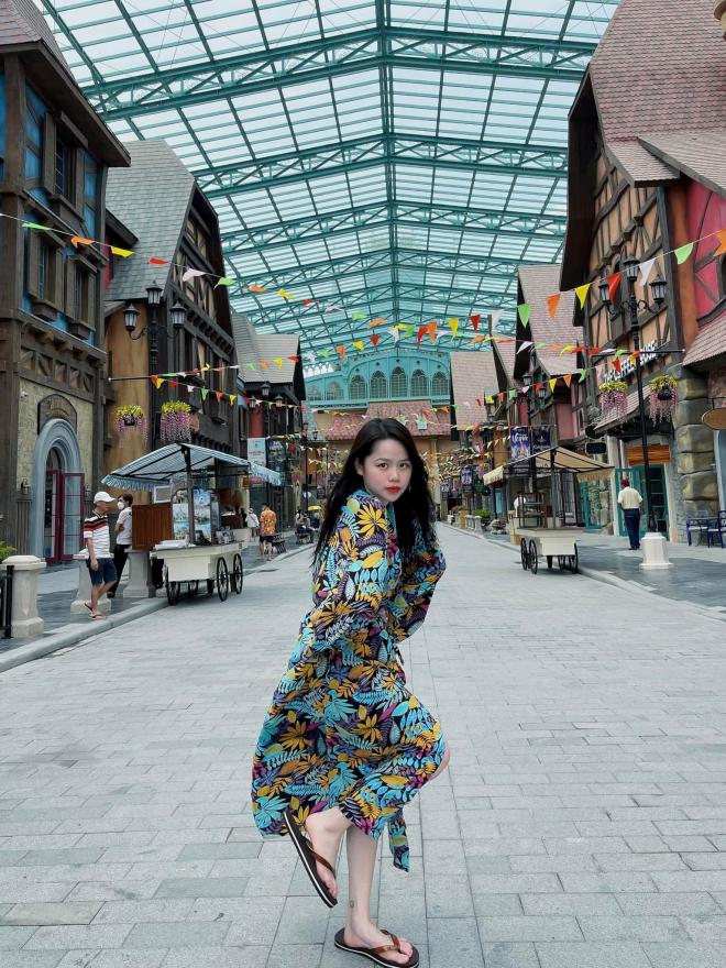 Bạn gái cũ Quang Hải - Huỳnh Anh hiếm hoi đăng ảnh diện áo tắm, cuộc sống ra sao hậu chia tay?-7