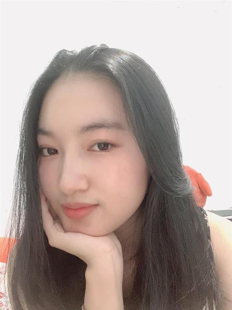 Cận cảnh nhan sắc trẻ đẹp của vợ nghệ sĩ Tiết Cương-6