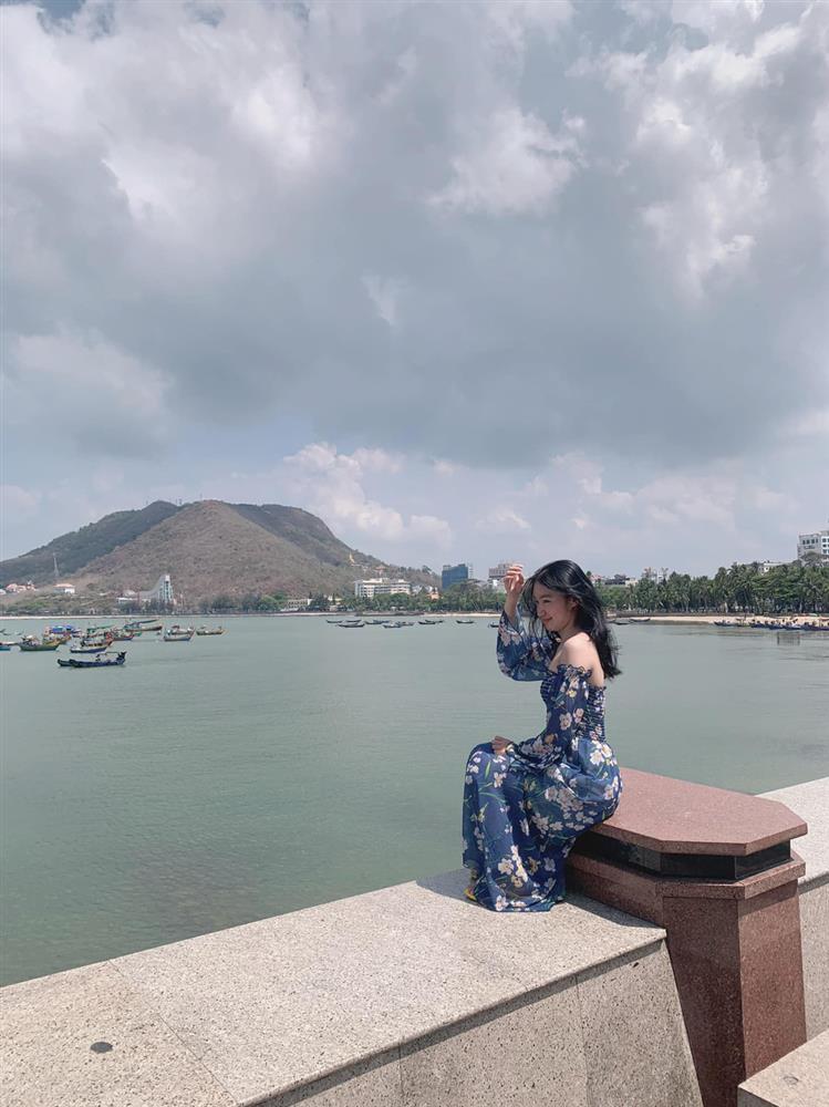 Cận cảnh nhan sắc trẻ đẹp của vợ nghệ sĩ Tiết Cương-10