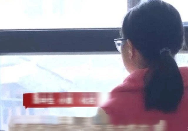 Con dại cái mang: Nữ sinh 16 tuổi tiêu sạch 1,9 tỷ trong 2 ngày, cha mẹ bắt ở nhà trả nợ với lý do trời ơi đất hỡi-2