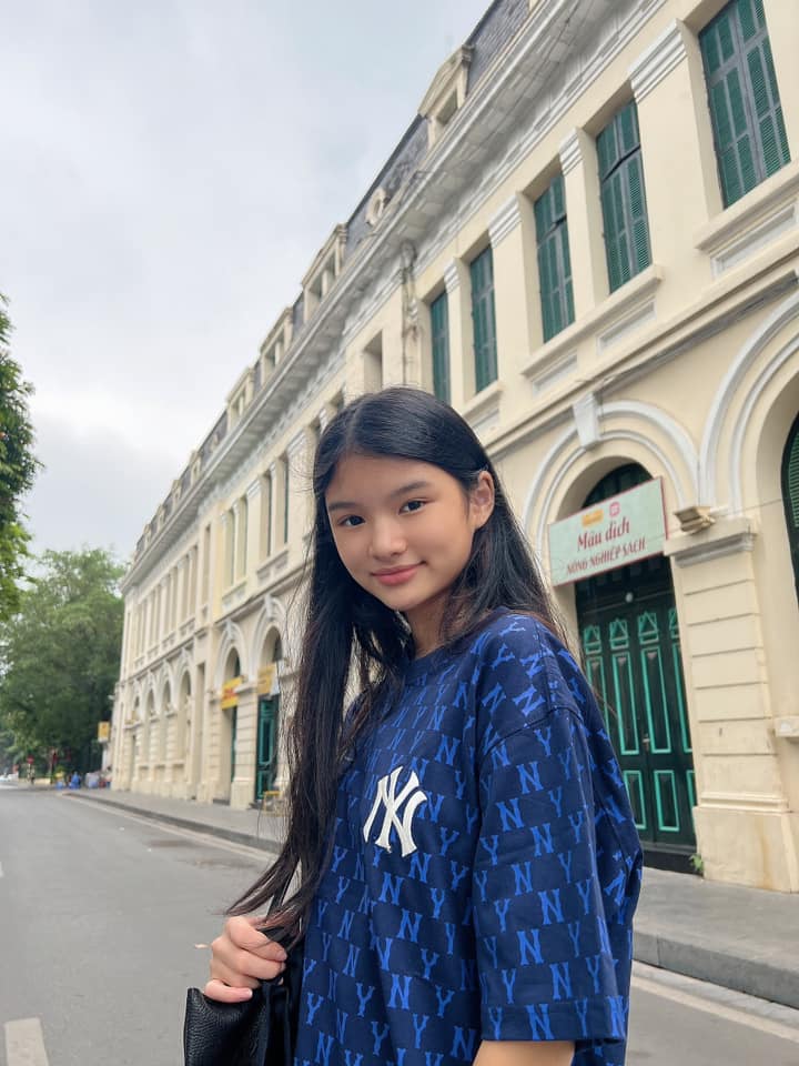 Bảo Tiên nhà Trương Ngọc Ánh khoe gương mặt xinh xắn không tì vết, nhưng đôi chân dài mới thực sự gây choáng-3