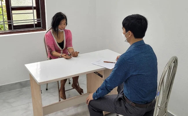 Nữ nghi phạm sát hại chủ shop quần áo: Dùng dao chém nạn nhân nhiều nhát đến tử vong, uống thuốc diệt chuột tự tử nhưng bất thành-1