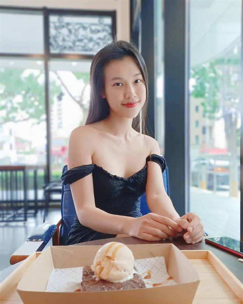 MC Hoàng Oanh ở ngưỡng U35: Cả nhan sắc lẫn phong cách thời trang đều trẻ trung so với tuổi-1