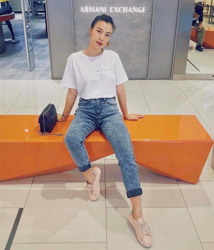 MC Hoàng Oanh ở ngưỡng U35: Cả nhan sắc lẫn phong cách thời trang đều trẻ trung so với tuổi-4