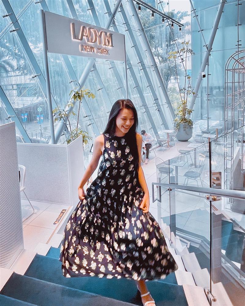 MC Hoàng Oanh ở ngưỡng U35: Cả nhan sắc lẫn phong cách thời trang đều trẻ trung so với tuổi-7