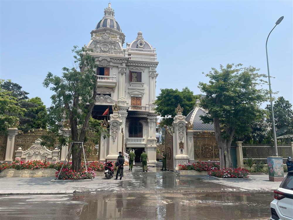 Hiện trường vụ cháy biệt thự sang trọng của đại gia ở Quảng Ninh-6