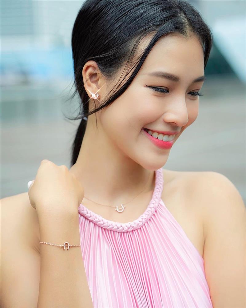 Loạt phát ngôn thấm thía của Hoàng Oanh về những tổn thương trong tình yêu: Đáng sợ nhất là khi người đó ngoảnh mặt đi...-16