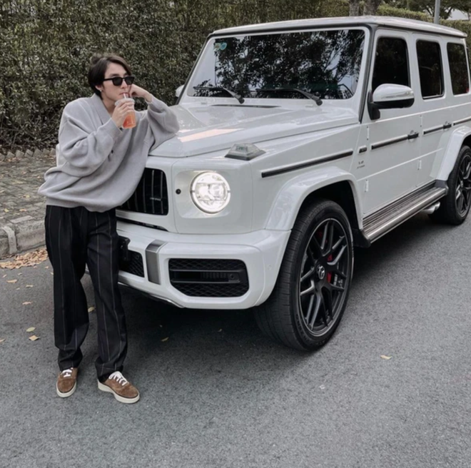 Rầm rộ ảnh nghi Sơn Tùng đích thân lái xế hộp G63 đưa Hải Tú đi chơi Đà Lạt?-2