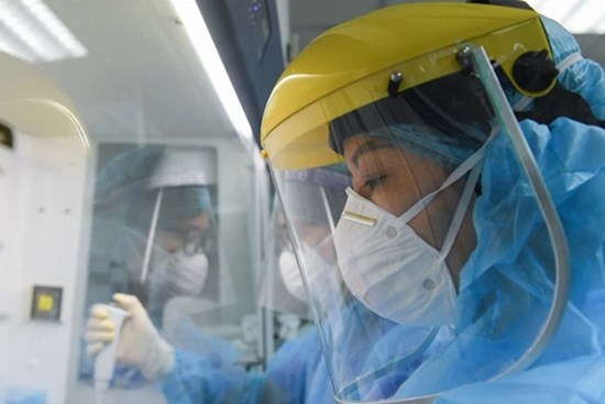 Ngày 12/4, thêm 22.804 ca COVID-19 mới tại 63 tỉnh, thành phố