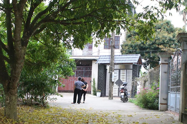 Cãi vã, chồng nóng giật tát vợ đập đầu vào bàn tử vong-1