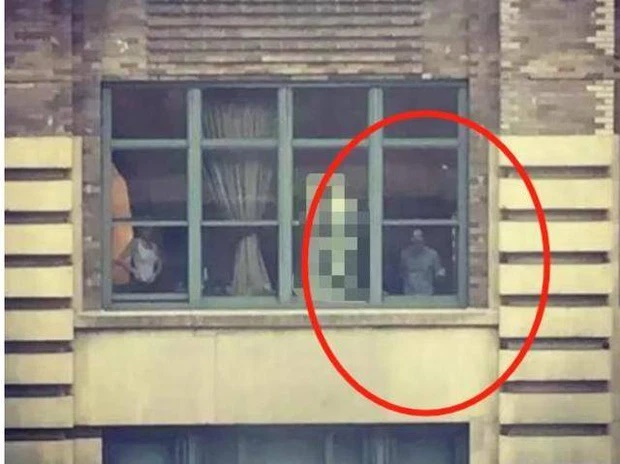 Con trai liên tục than có bóng đen ngoài cửa sổ đối diện, bà mẹ thấy lạ cho con đi khám bệnh viện, nhận phải kết quả đau day dứt-2