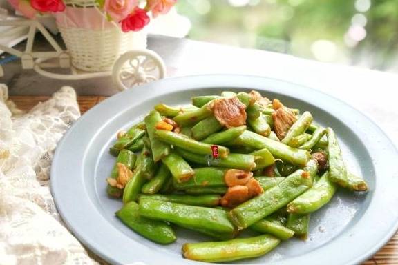 Bí quyết làm món đậu xào thịt heo vừa xanh ngon, ngọt mềm lại bắt mắt-8