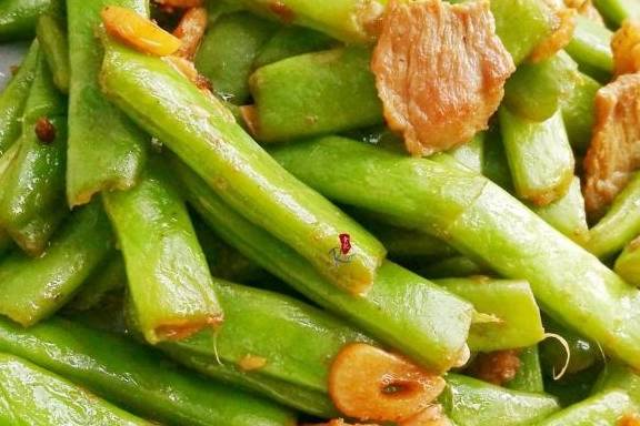 Bí quyết làm món đậu xào thịt heo vừa xanh ngon, ngọt mềm lại bắt mắt-9