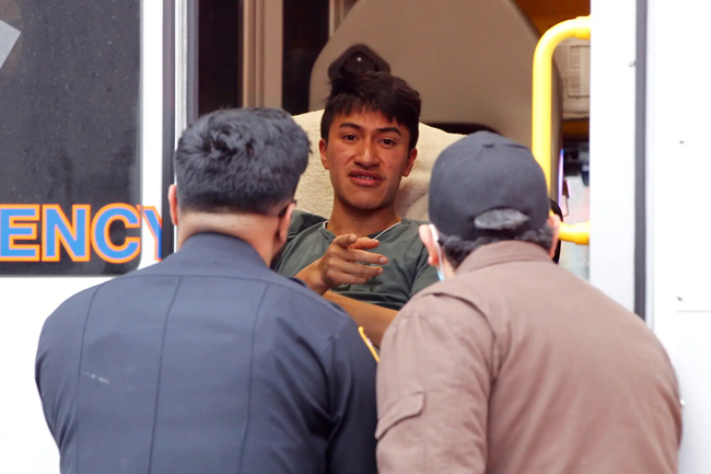 Cảnh hiện trường náo loạn trong vụ xả súng ở ga tàu điện ngầm thành phố New York, nhân chứng cho biết đạn bắn ra không thể đếm nổi-7