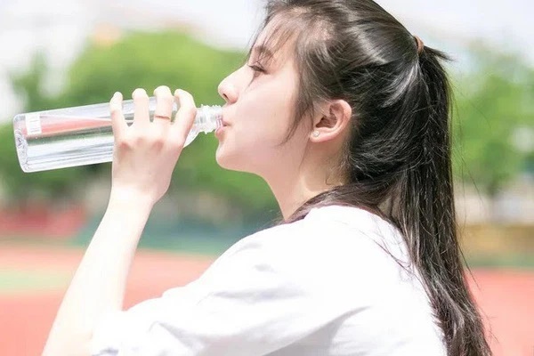 Gan tốt hay xấu chỉ cần nhìn vào giấc ngủ: Có 3 phản ứng này đồng nghĩa gan đầy độc tố và thiếu sinh khí, cần làm gấp 5 việc để hồi sinh gan-5