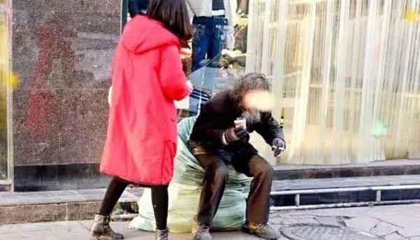 Chữa bệnh cho bạn gái đến tán gia bại sản, người đàn ông nhận lấy bi kịch khi người yêu thay lòng đổi dạ và cuộc sống hiện tại không tin nổi-6