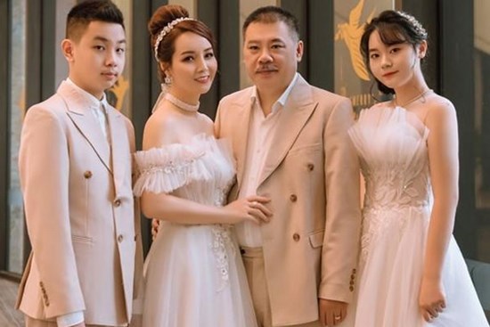 Cuộc sống của Mai Thu Huyền với chồng đại gia ở Mỹ