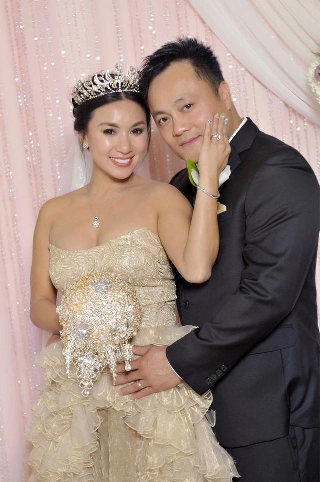 Biểu tượng sexy say đắm triệu người Việt, cát xê 15 cây vàng giờ ra sao trên đất Mỹ?-8