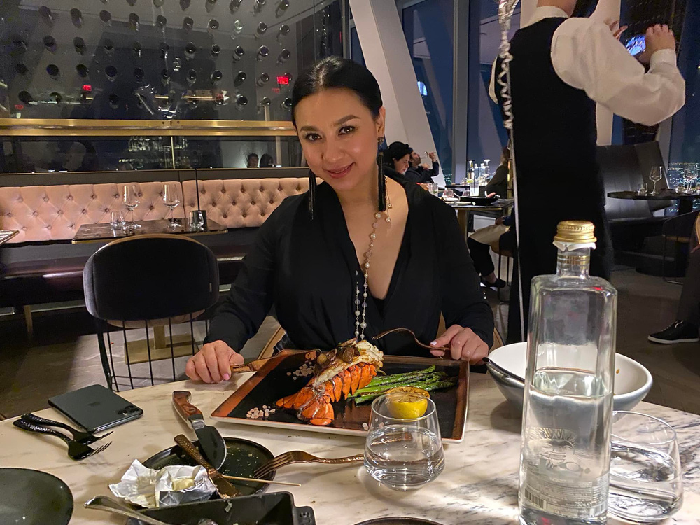 Biểu tượng sexy say đắm triệu người Việt, cát xê 15 cây vàng giờ ra sao trên đất Mỹ?-10