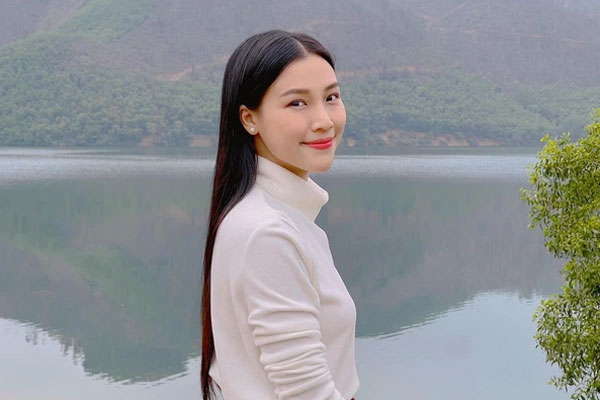 Hoàng Oanh xác nhận ly hôn, cả showbiz vào an ủi: Một đời rực rỡ em nhé!-8