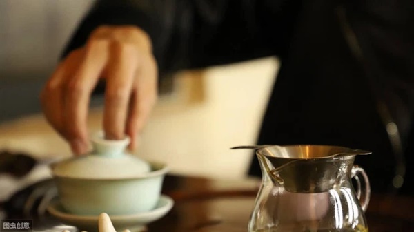 Người đàn ông 43 tuổi nhận chẩn đoán mắc ung thư phổi sau khi thấy tức ngực, bác sĩ cảnh báo nếu có 3 biểu hiện này vào buổi sáng thì đa phần là ung thư phổi-5