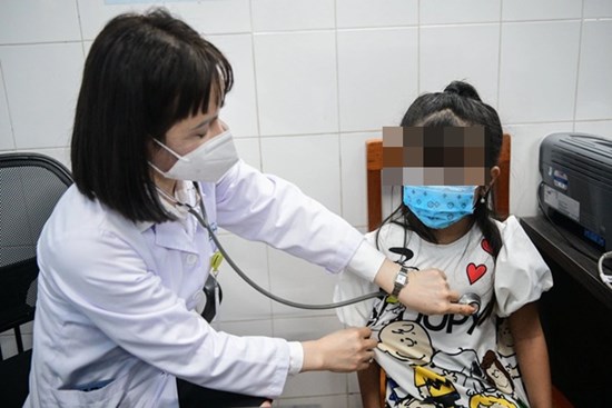 Trẻ khỏi Covid-19 sau bao lâu nên tiêm vaccine?