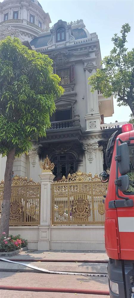 Vụ cháy căn biệt thự ở Quảng Ninh: Nữ chủ nhà tử vong do ngạt khí, huy động 50 chiến sĩ dập lửa-3