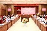 Phó Bí thư Thành ủy Nguyễn Văn Phong dự lễ trao Huy hiệu Đảng tại Quận ủy Hoàn Kiếm-3
