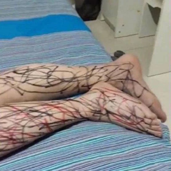 Bố say rượu bị con trai 2 tuổi phóng tác lên người, mẹ vừa nhìn thấy đã đứng tim!-2