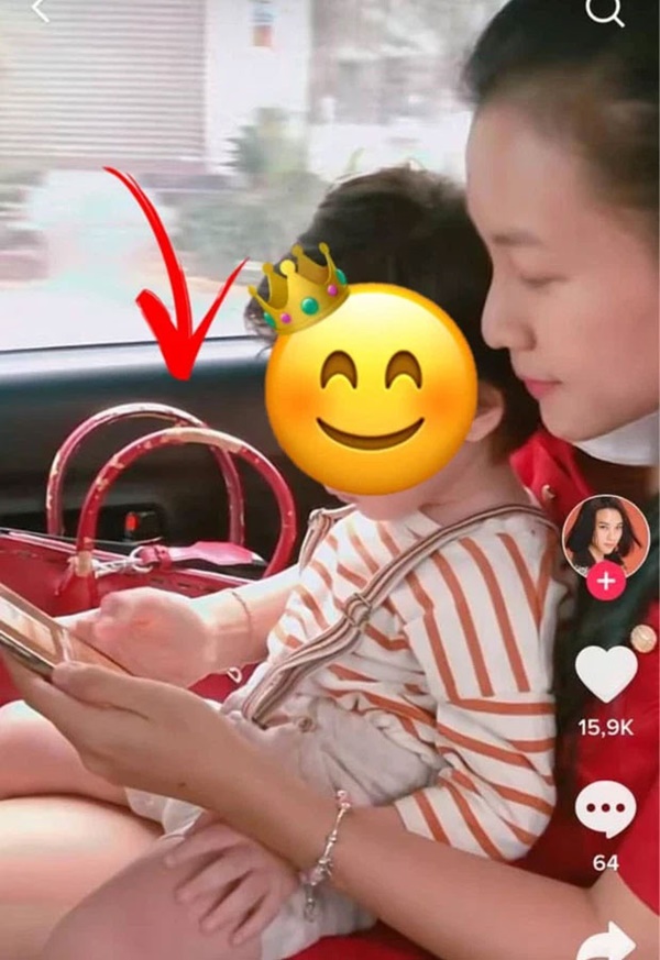 Dân mạng xót xa khi nhìn chiếc túi của MC Hoàng Oanh: Tại sao vậy?-1