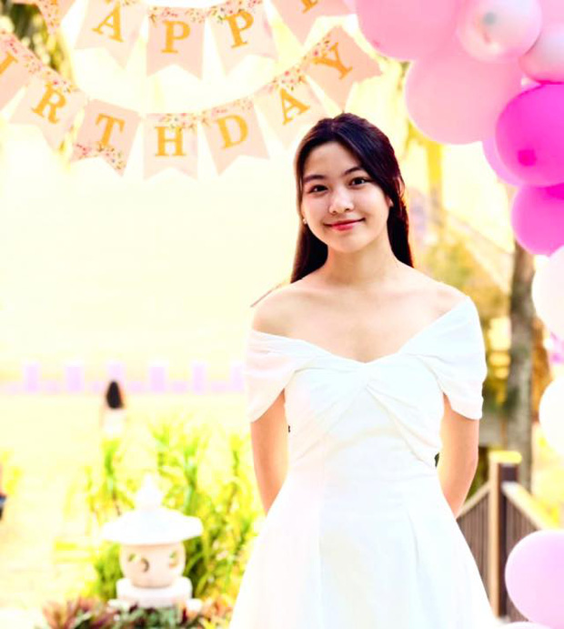 Lọ Lem nhà MC Quyền Linh vừa tròn 16 tuổi đã lột xác ngỡ ngàng, sắc vóc cỡ này đi thi Hoa hậu là chuẩn bài rồi-4