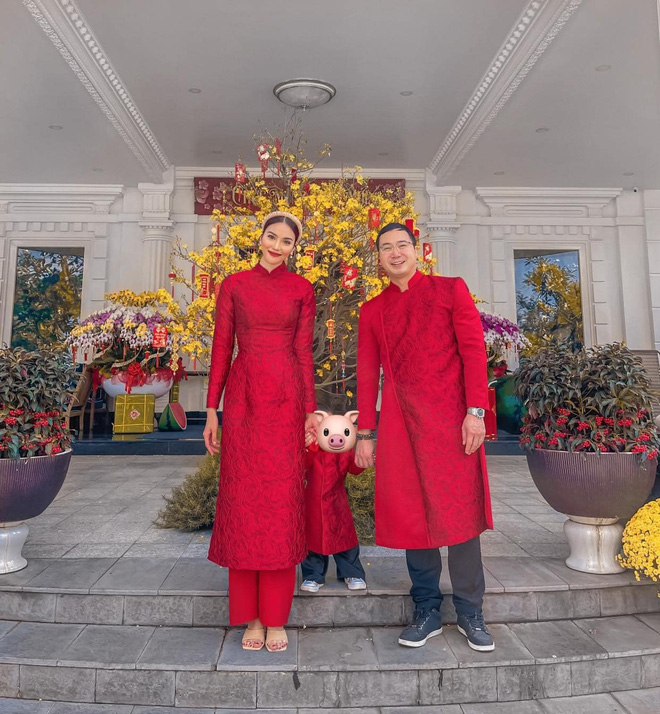 Netizen tranh cãi nảy lửa khoảnh khắc nghi Lan Khuê hất tay nhân viên sự kiện, còn tỏ thái độ lạnh tanh?-12