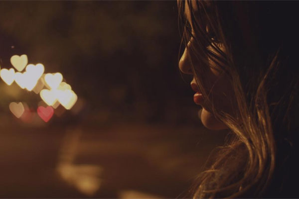 Ra mắt gia đình bạn trai, tôi hãnh diện khoe số tiền mình kiếm được hàng tháng, nghe xong mẹ anh liền trầm mặt nói một câu cay đắng-2