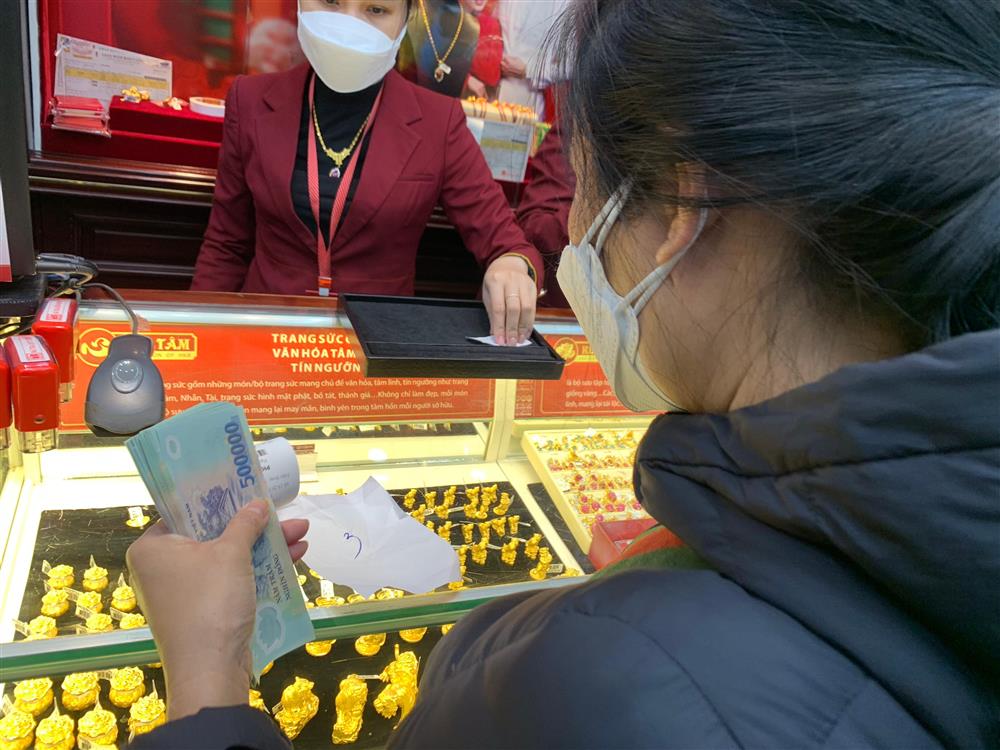 Giá vàng hôm nay 14/4: USD tăng nhanh, vàng tiếp tục lên cao-1