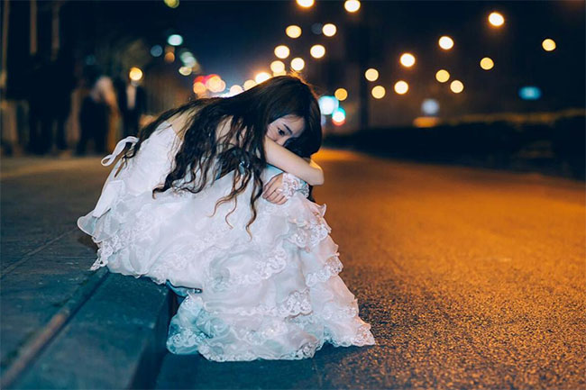 Tôi và chồng chuẩn bị ra tòa thì nhìn thấy cô bạn thân đợi ở cửa ủy ban, tôi quyết định không ly hôn nữa-2