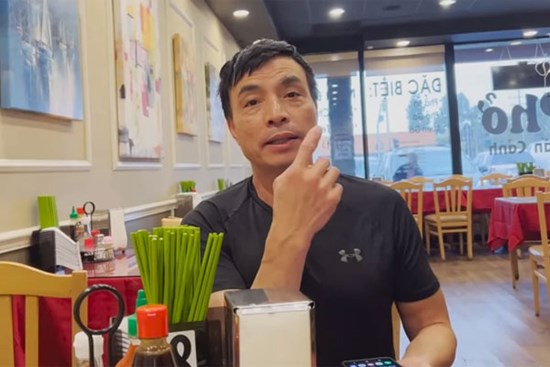 Bố ruột bé Xuân Mai tại Mỹ: Mở nhà hàng, lấy vợ mới, đẻ thêm con út đẹp trai