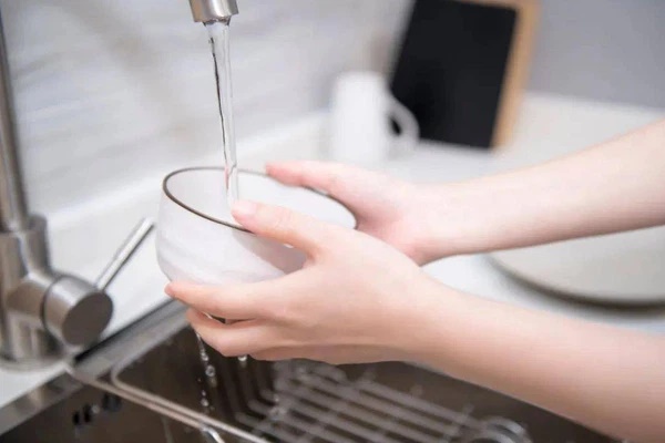 3 thói quen xấu khi sử dụng nước rửa bát có thể gây ung thư mà nhiều gia đình mắc phải!-1